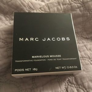 Marc Jacobs Marvelous Mousse foundation